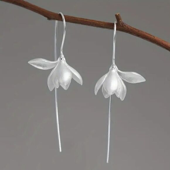 Retro Style Magnolia Earrings Gold or Silver Plated Fashion Jewelry - Picture 2 of 5